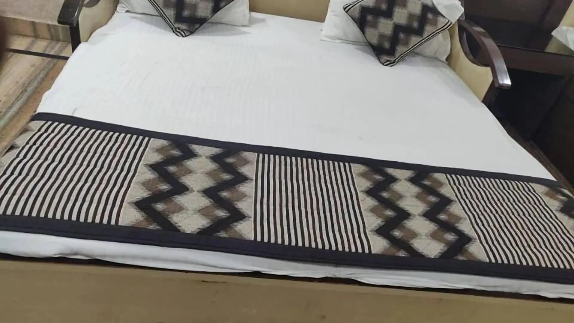 Hotel Ashish Palace Agra   Agra (Uttar Pradesh)